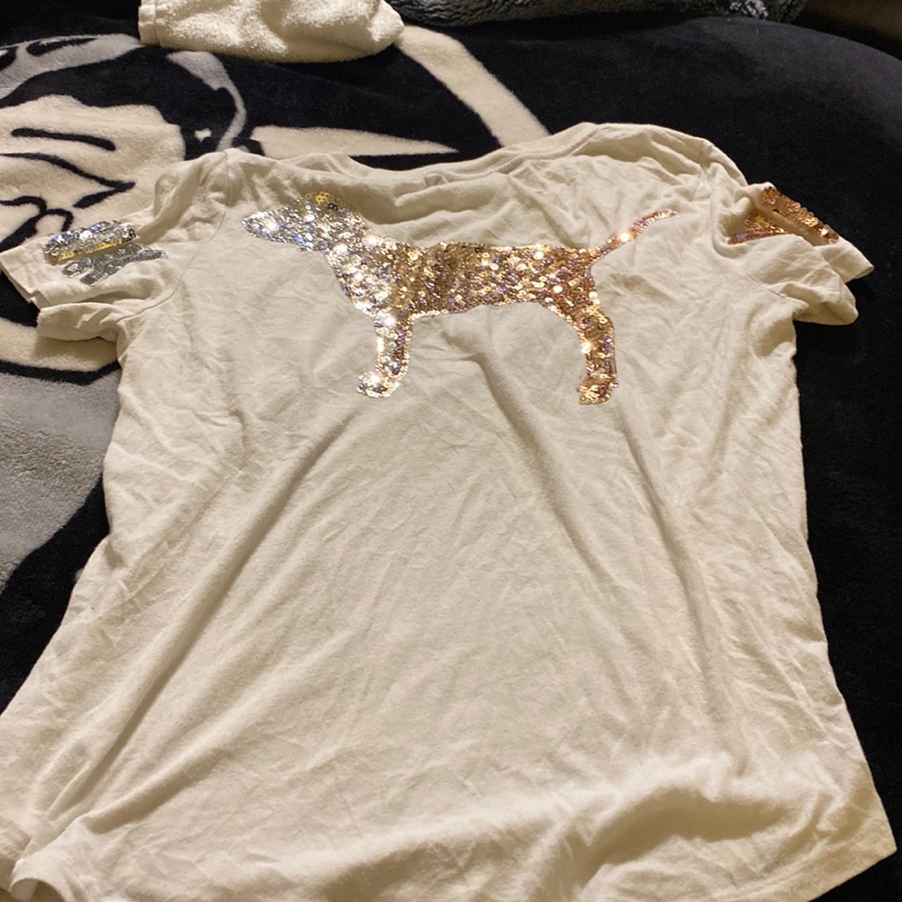 Pink vs  large tee